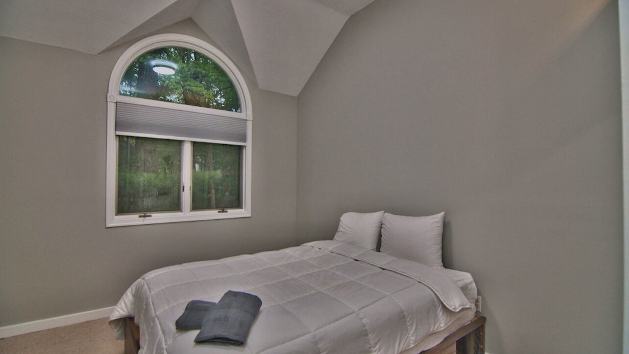 Photo of Bedroom in Lake Harmony Estates