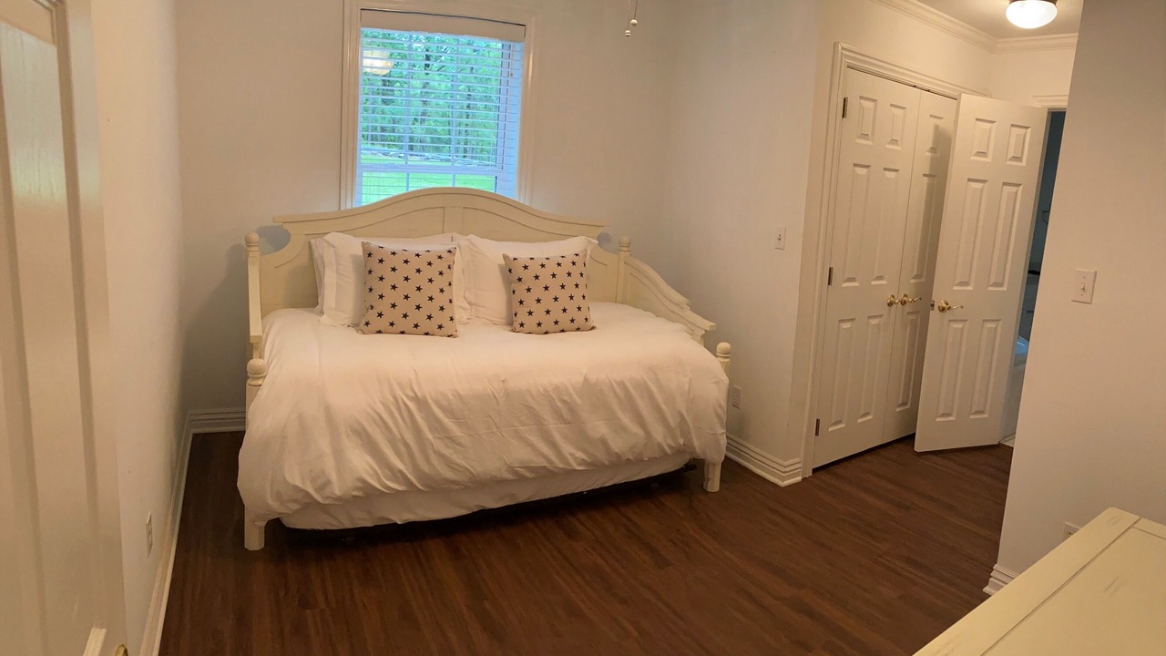 Photo of Bedroom in Mount Ida