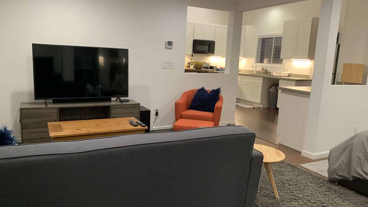 Photo of Livingroom in North and East