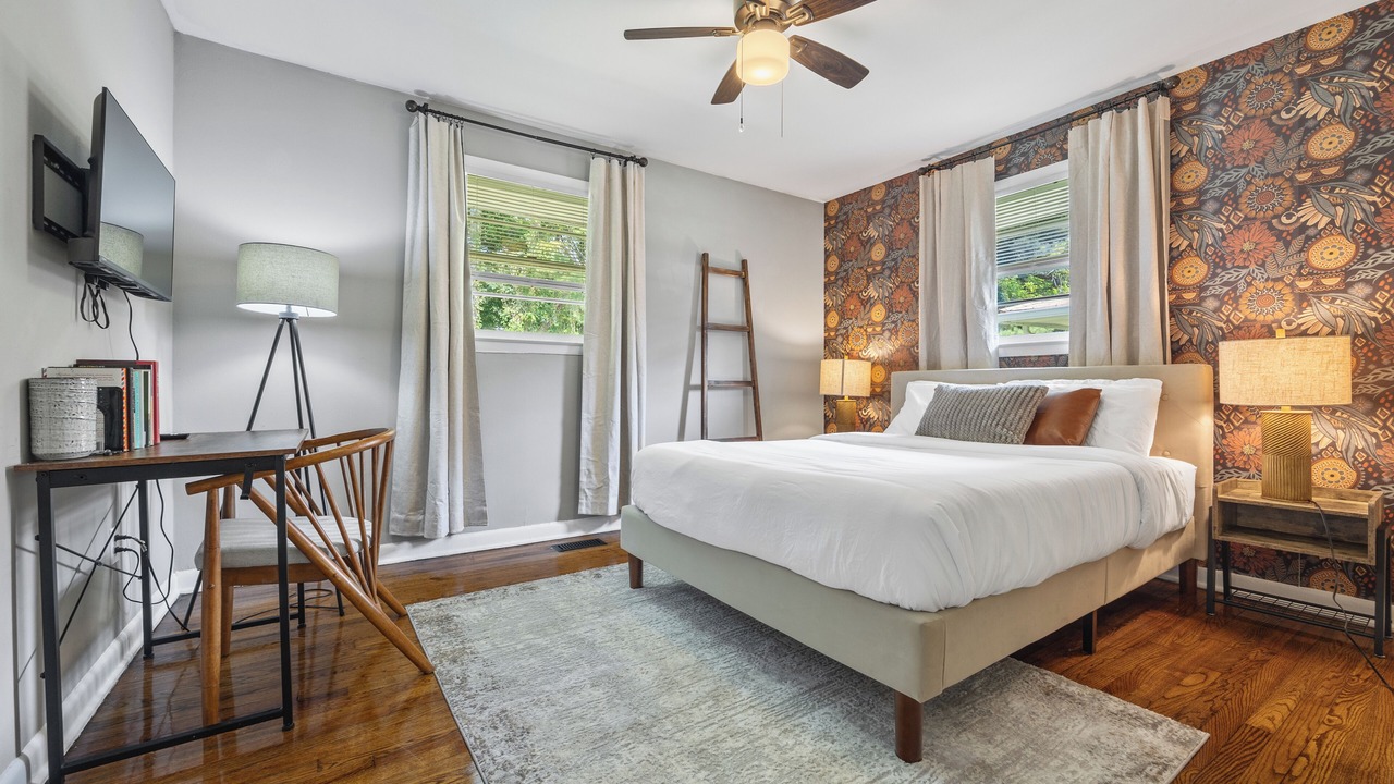 Photo of Bedroom in Candler-McAfee