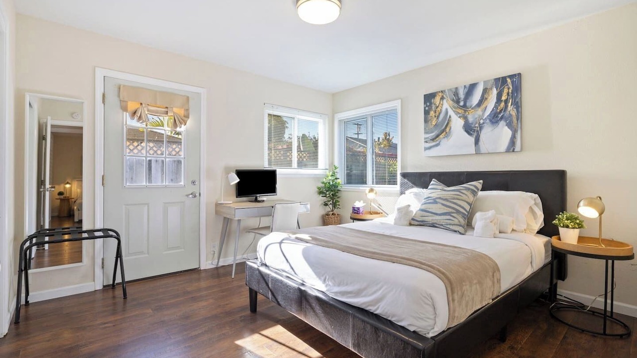Photo of Bedroom in East Palo Alto