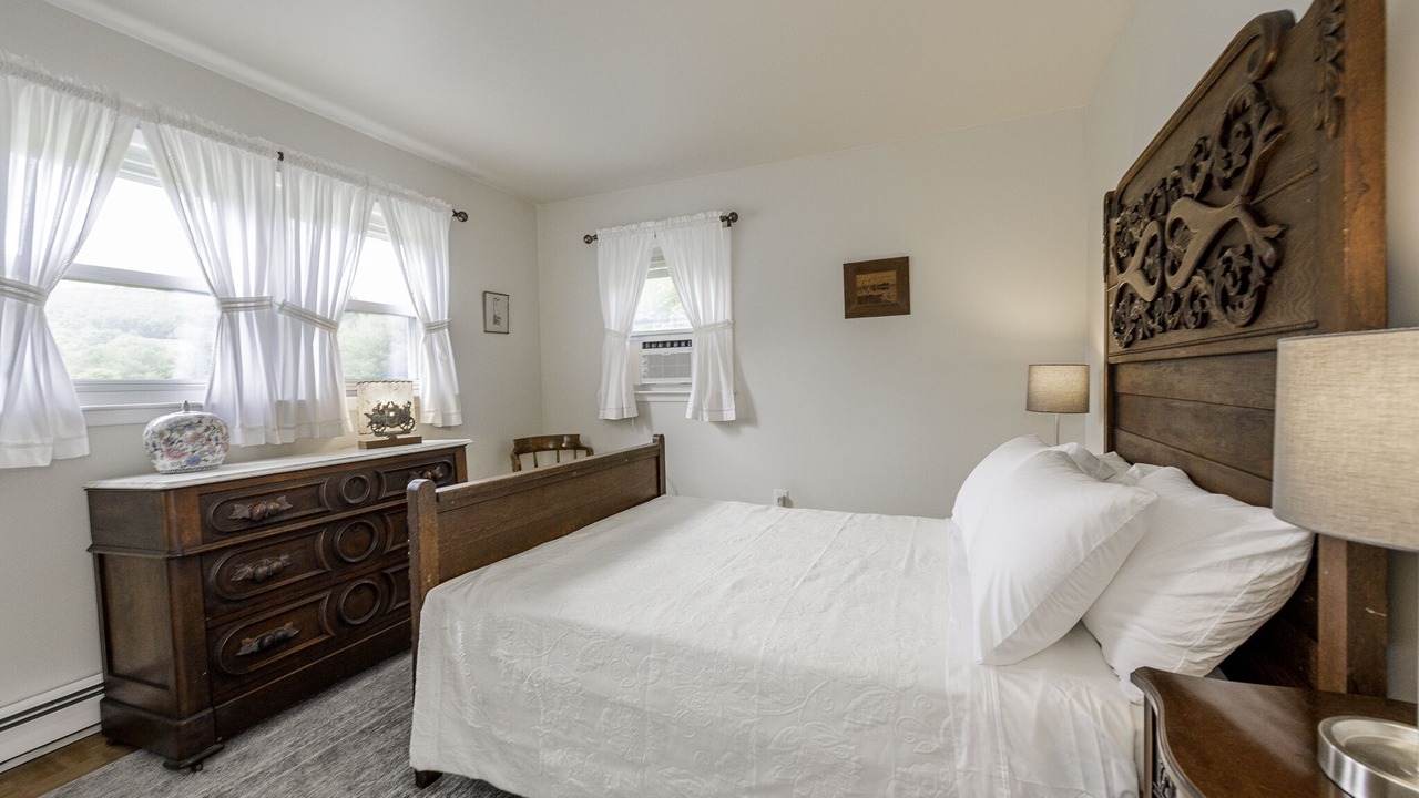 Photo of Bedroom in Barryville