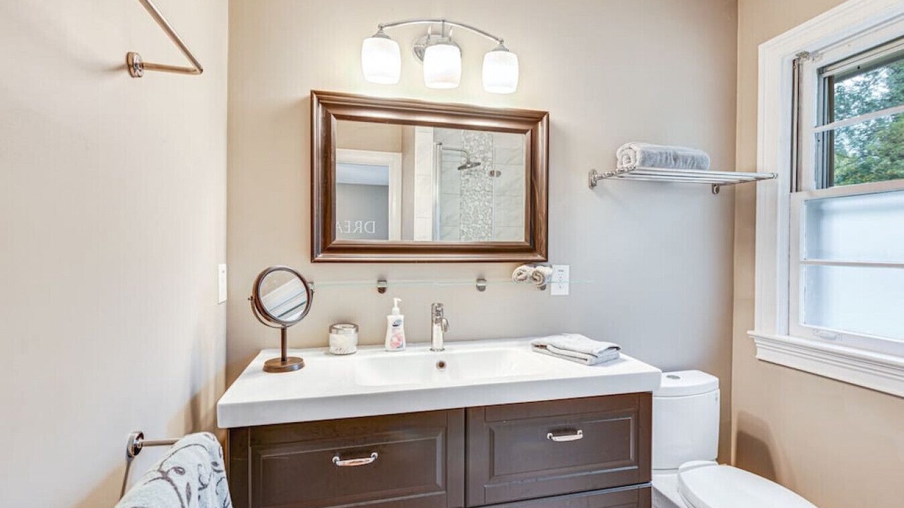 Photo of Bathroom in Clairmont Heights