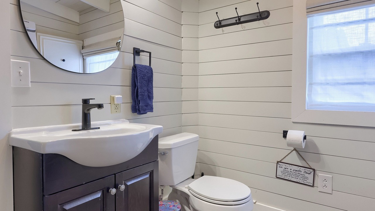 Photo of Bathroom in Moon Lake Cottages