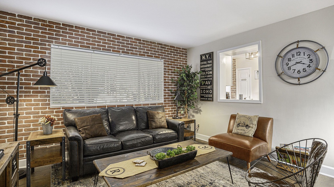 Photo of Livingroom in Garden Hills