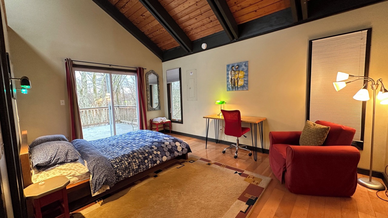 Photo of Bedroom in Mount Marion