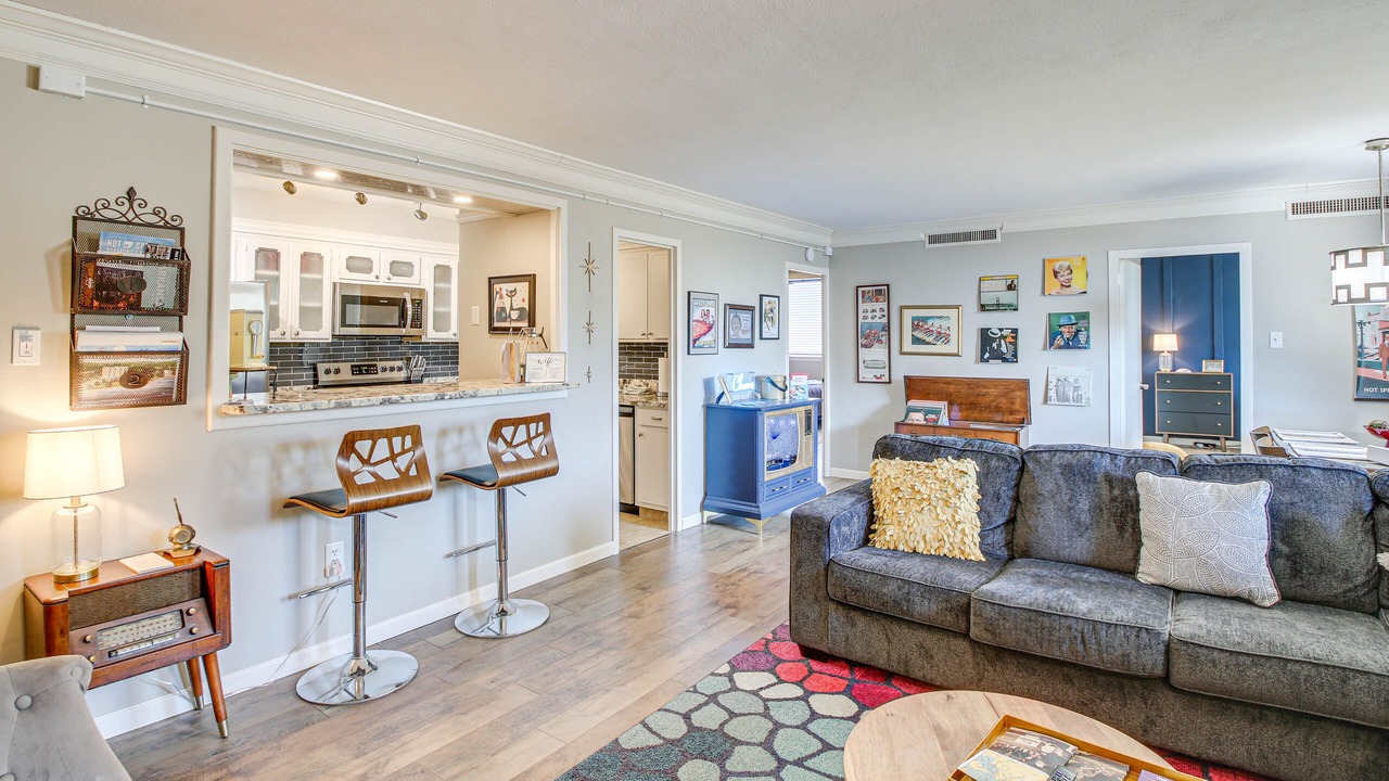 Photo of Livingroom in Mid America
