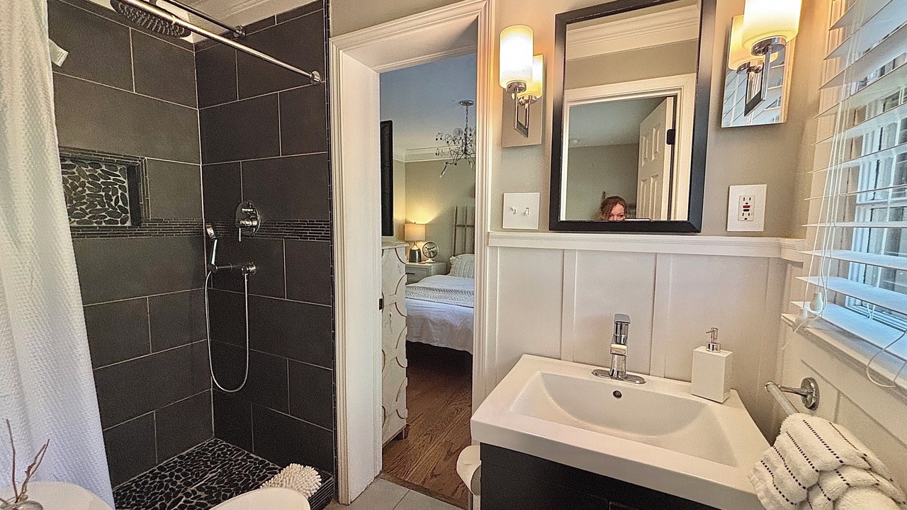 Photo of Bathroom in Roswell
