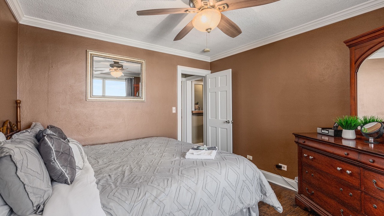 Photo of Bedroom in Peachtree Center