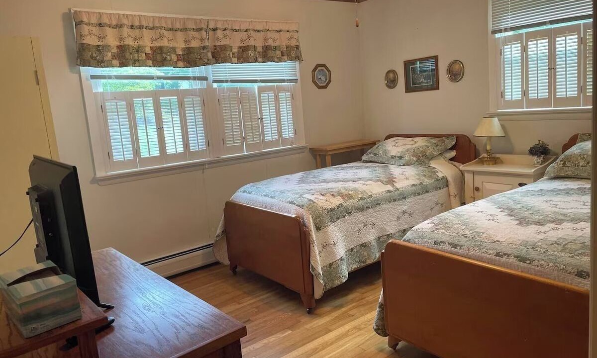 Photo of Bedroom in Jersey Shore