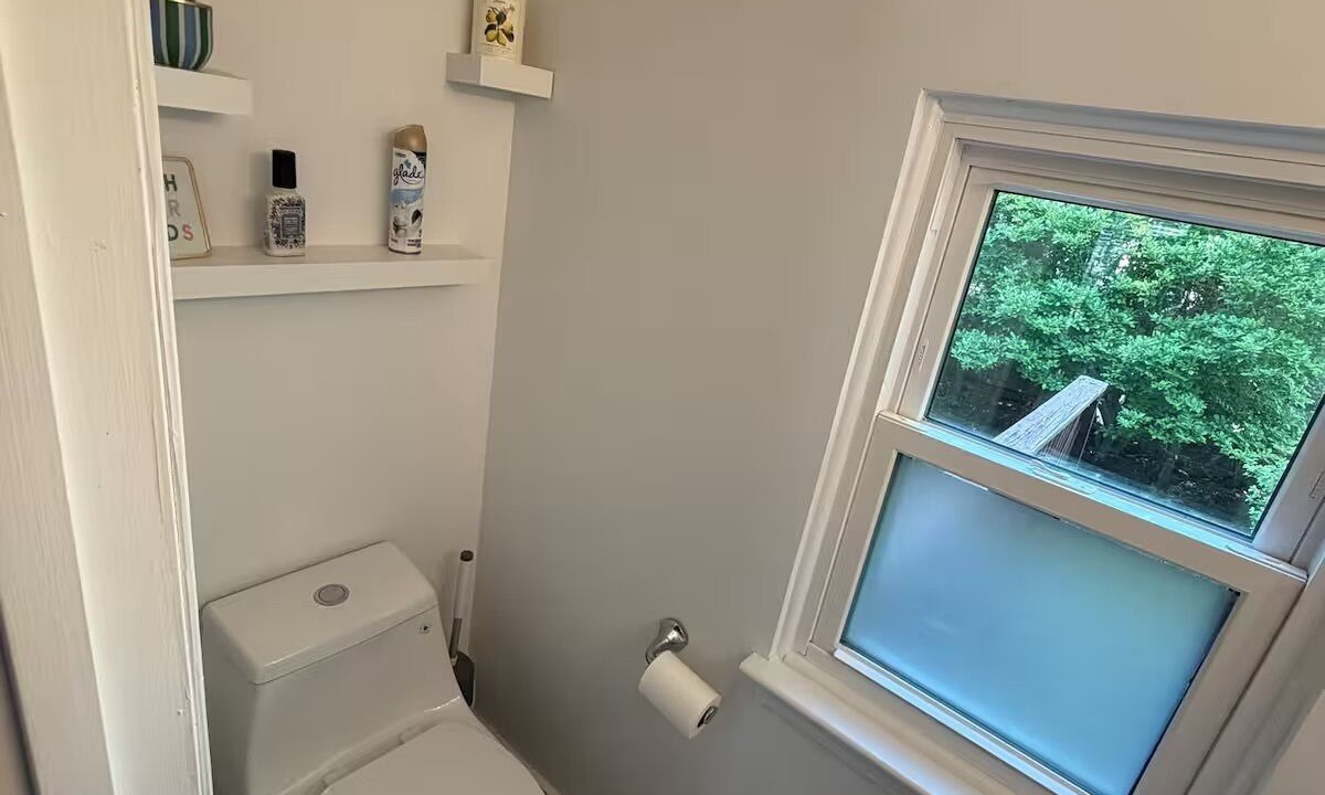 Photo of Bathroom in Smyrna