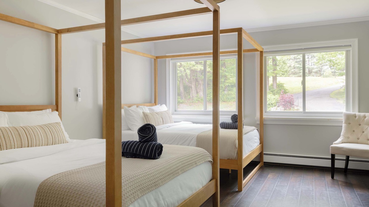 Photo of Bedroom in Swan Lake