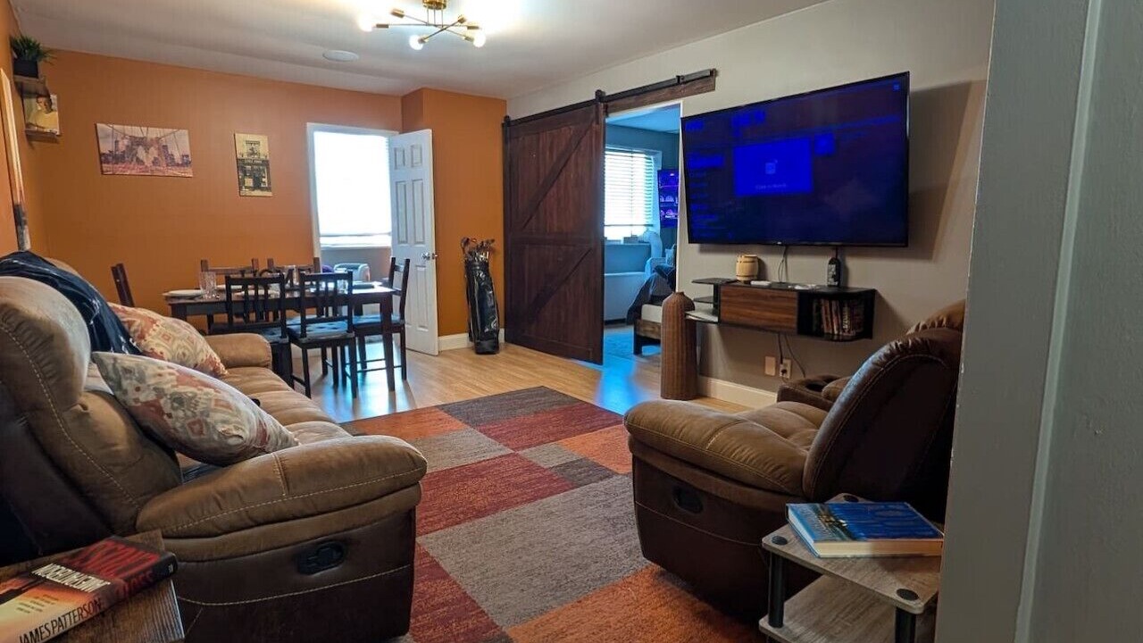 Photo of Livingroom in Peachtree Center