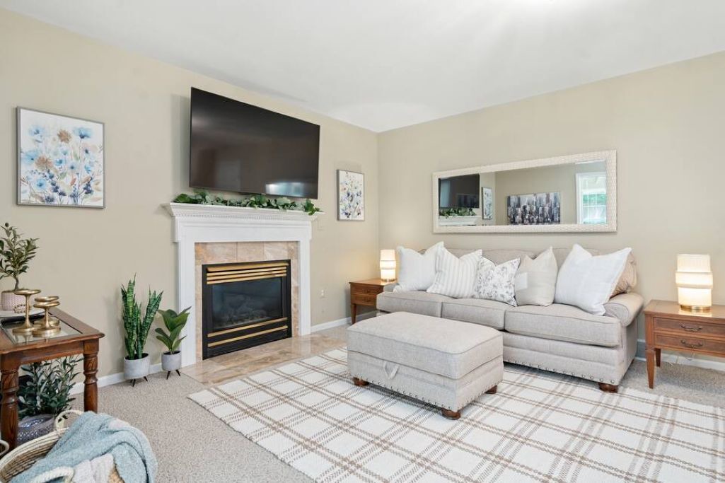 Photo of Livingroom in Saratoga Springs