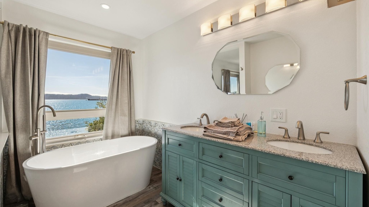 Photo of Bathroom in Point Richmond