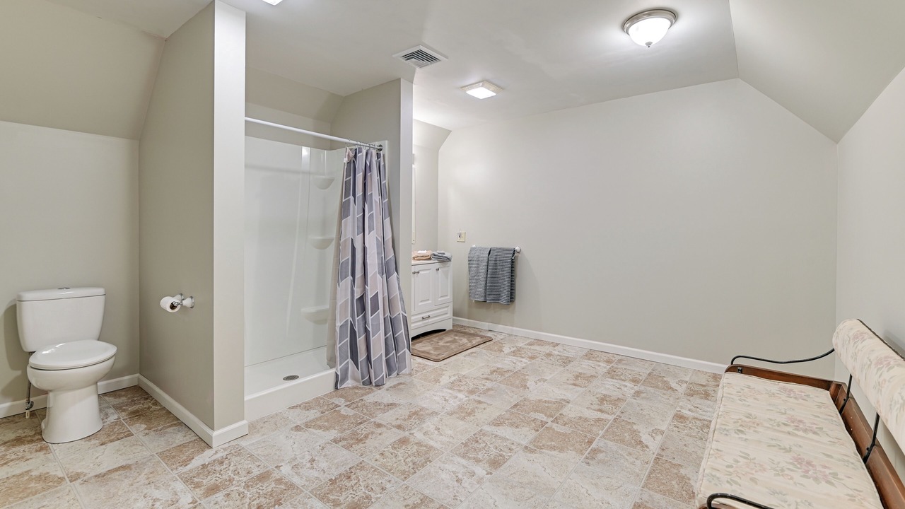 Photo of Bathroom in Town of Root
