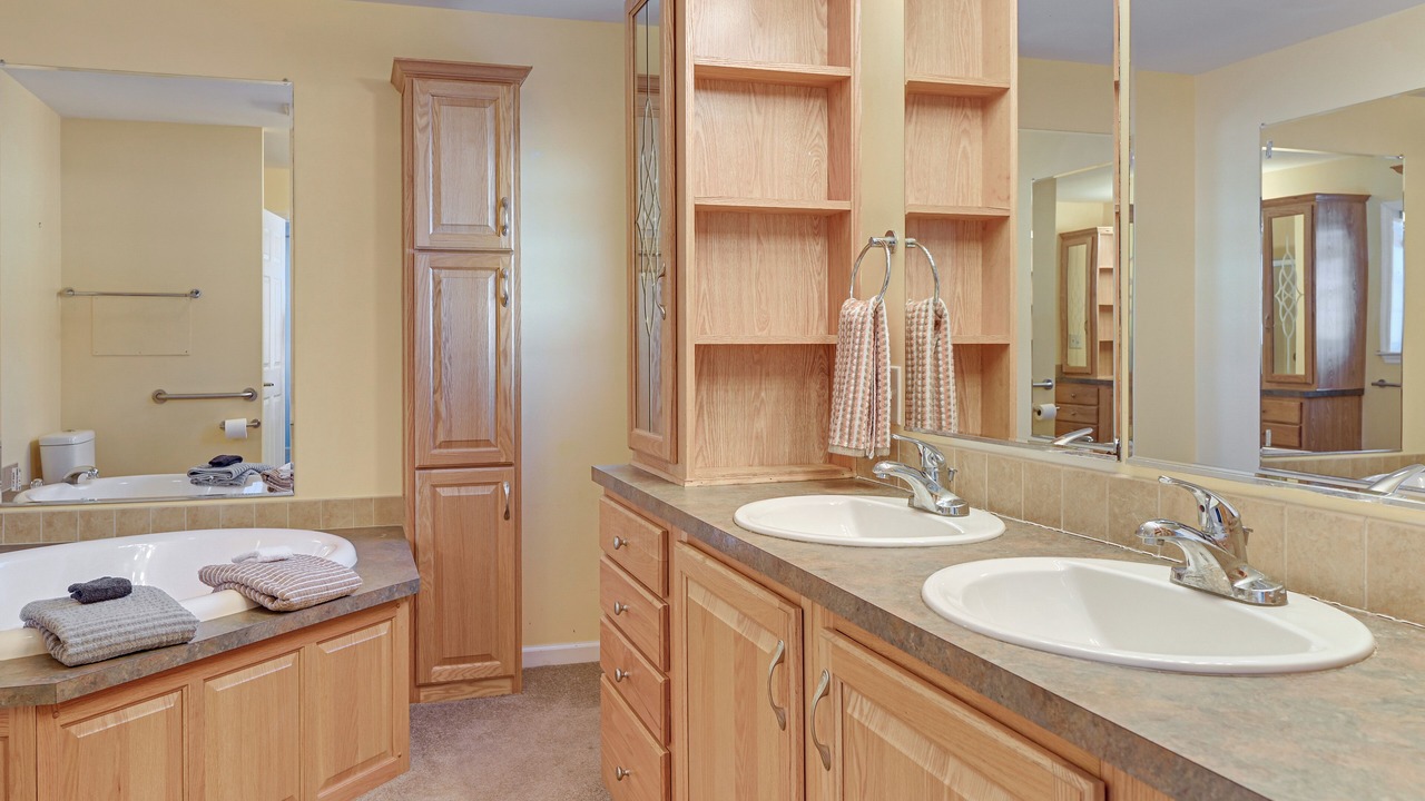 Photo of Bathroom in Town of Root