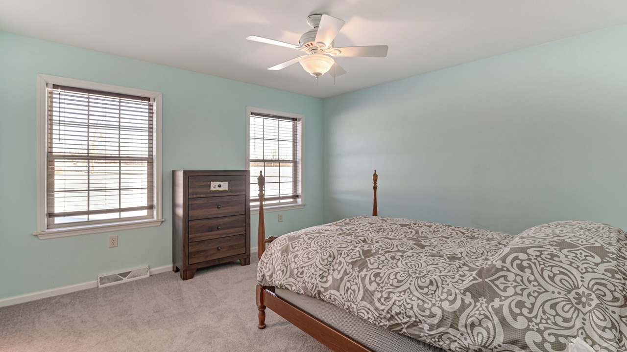 Photo of Bedroom in Town of Root