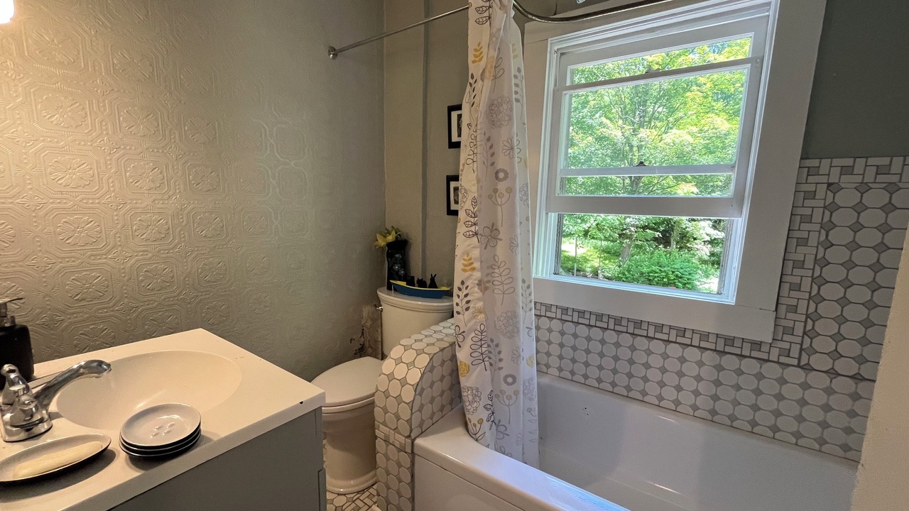 Photo of Bathroom in Roscoe