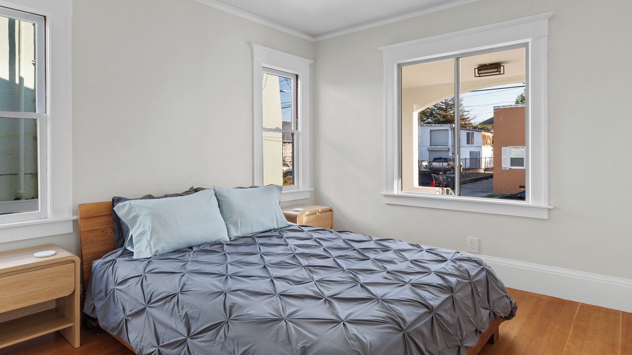 Photo of Bedroom in Emeryville