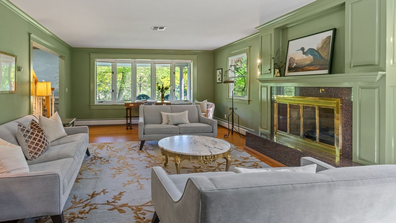 Photo of Livingroom in Clifton Park