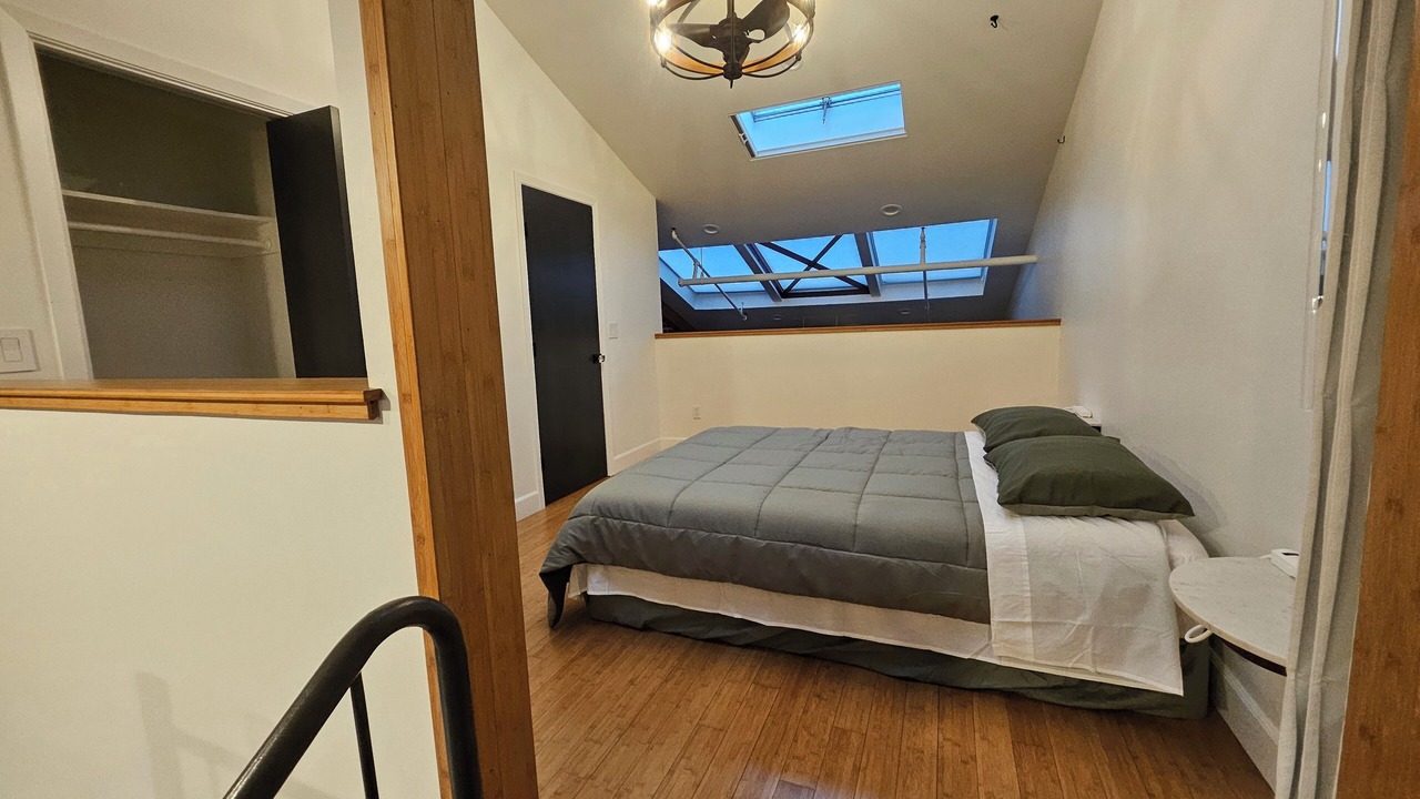 Photo of Bedroom in Fruitvale