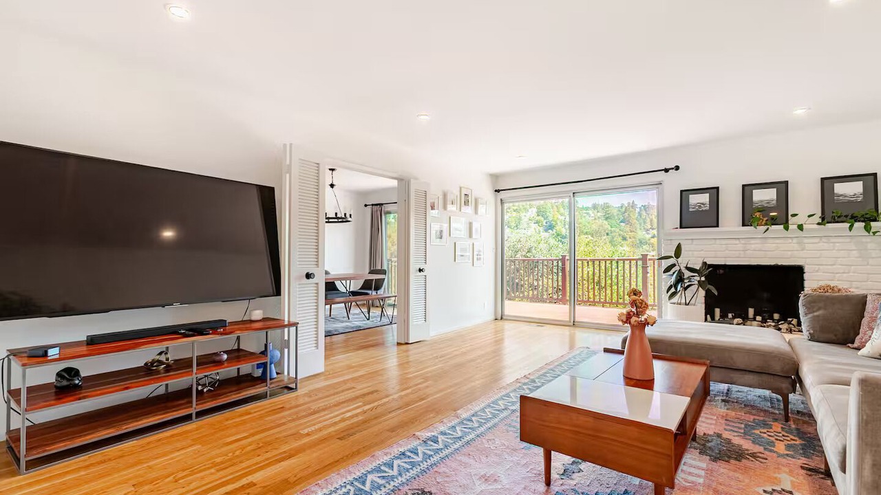 Photo of Livingroom in Upper Rockridge