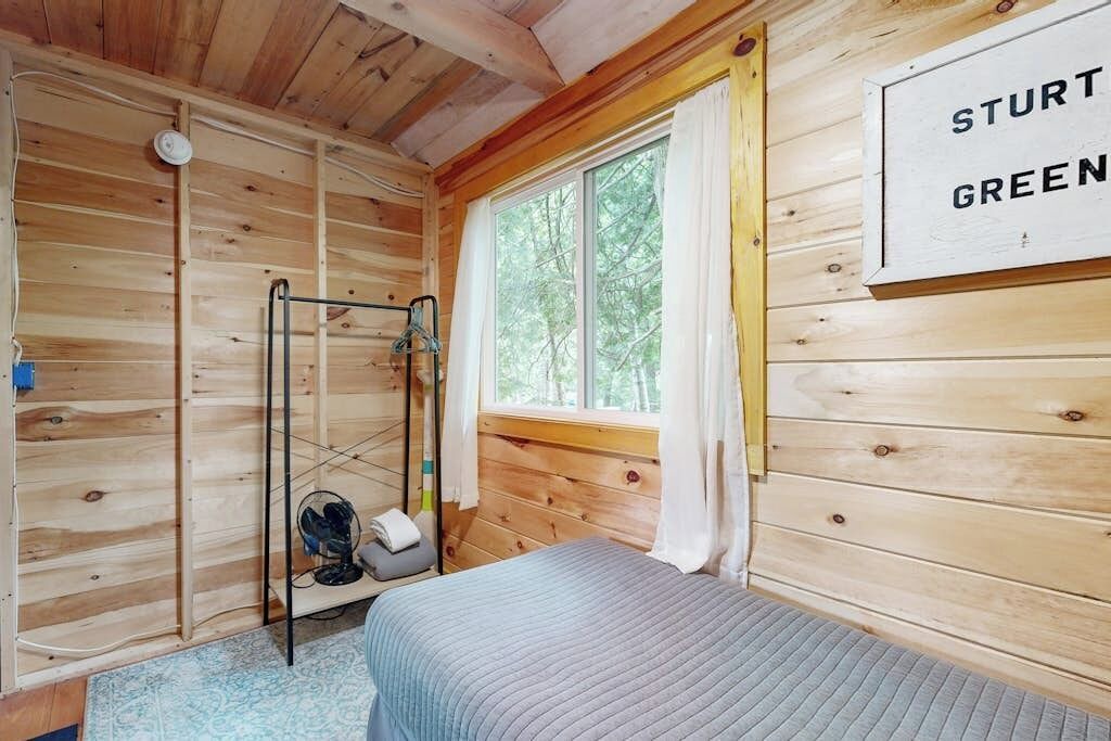 Photo of Bedroom in Oakland