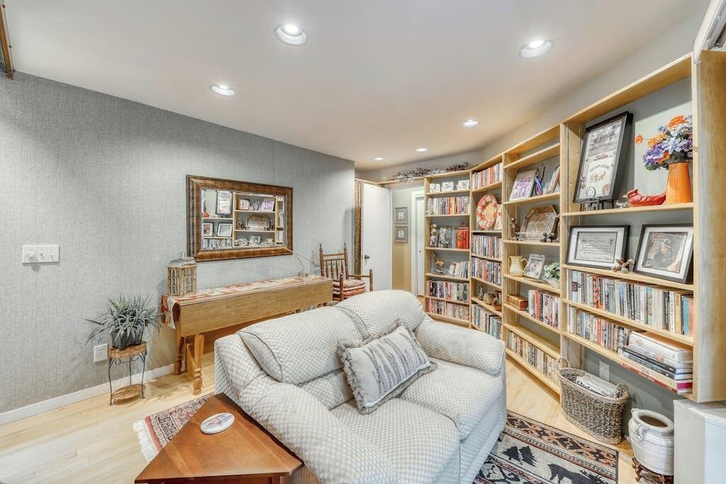 Photo of Livingroom in Warren