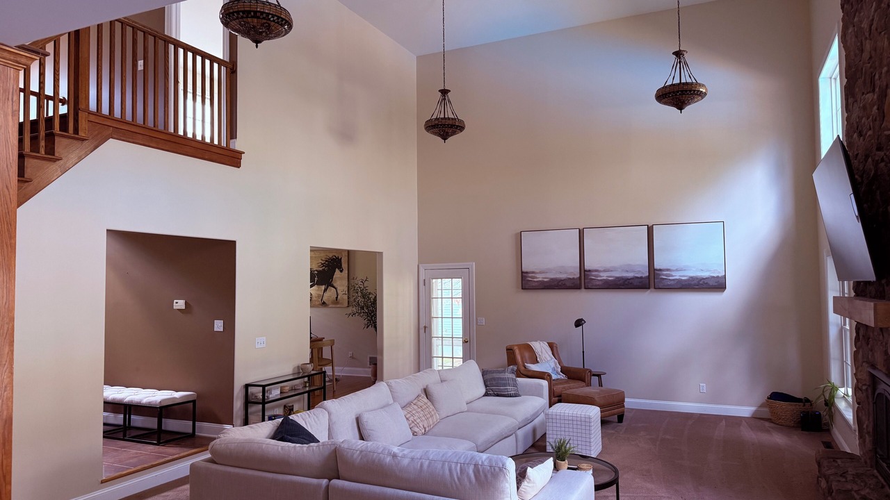 Photo of Livingroom in Saratoga Springs