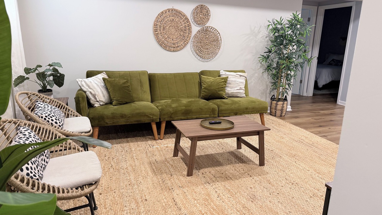 Photo of Livingroom in Candler-McAfee