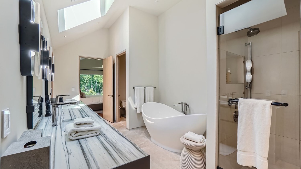Photo of Bathroom in North Buckhead