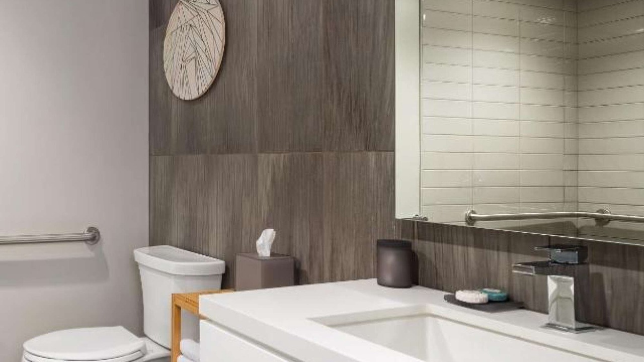 Photo of Bathroom in Logan Square