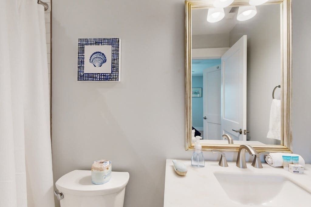 Photo of Bathroom in Country Club Estates