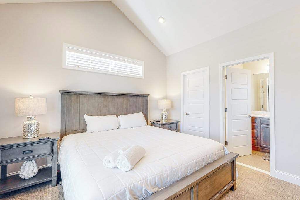 Photo of Bedroom in Country Club Estates