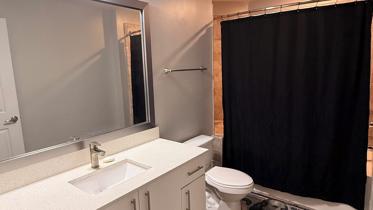 Photo of Bathroom in Lindbergh