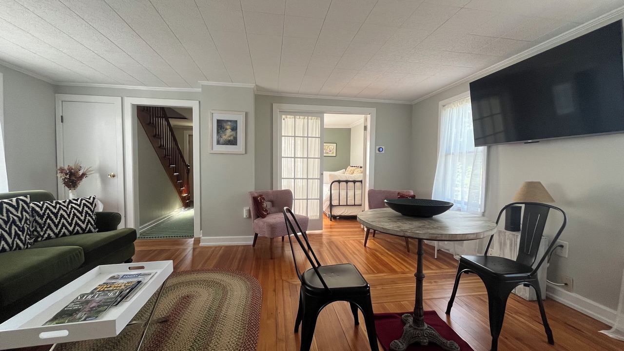 Photo of Livingroom in Saratoga Springs