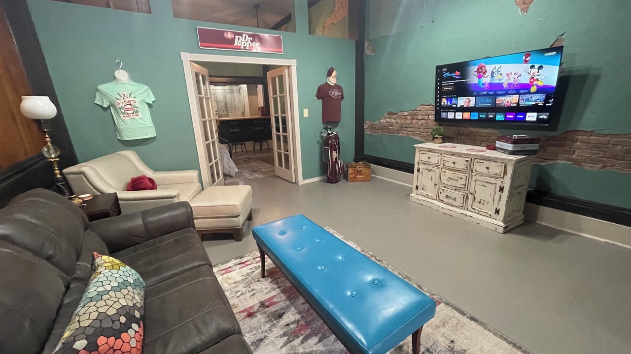 Photo of Livingroom in Van Buren