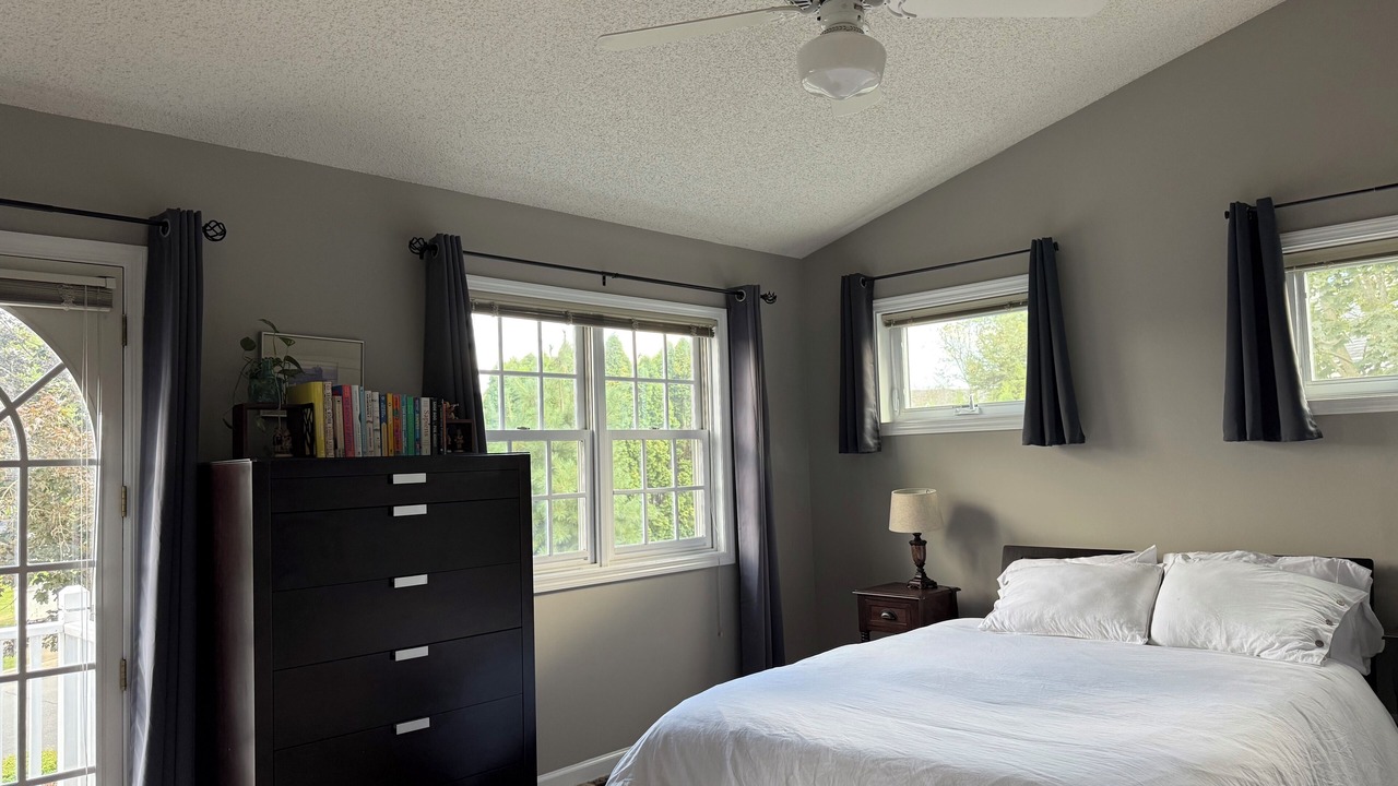 Photo of Bedroom in Saratoga Springs