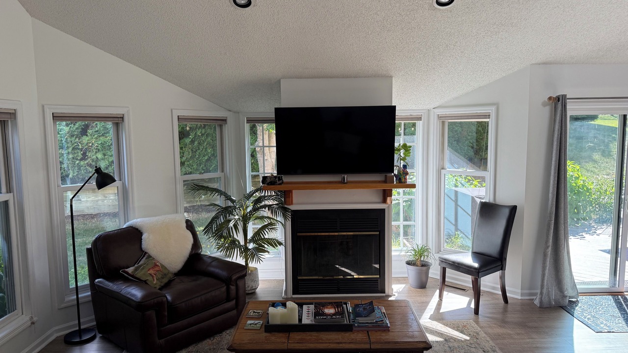 Photo of Livingroom in Saratoga Springs