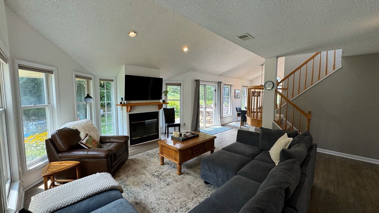 Photo of Livingroom in Saratoga Springs
