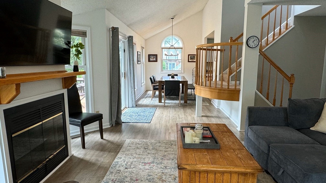 Photo of Livingroom in Saratoga Springs