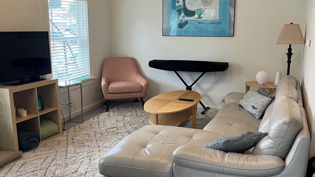 Photo of Bedroom in Emeryville