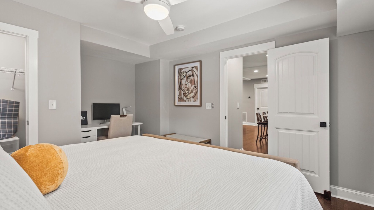 Photo of Bedroom in Candler-McAfee