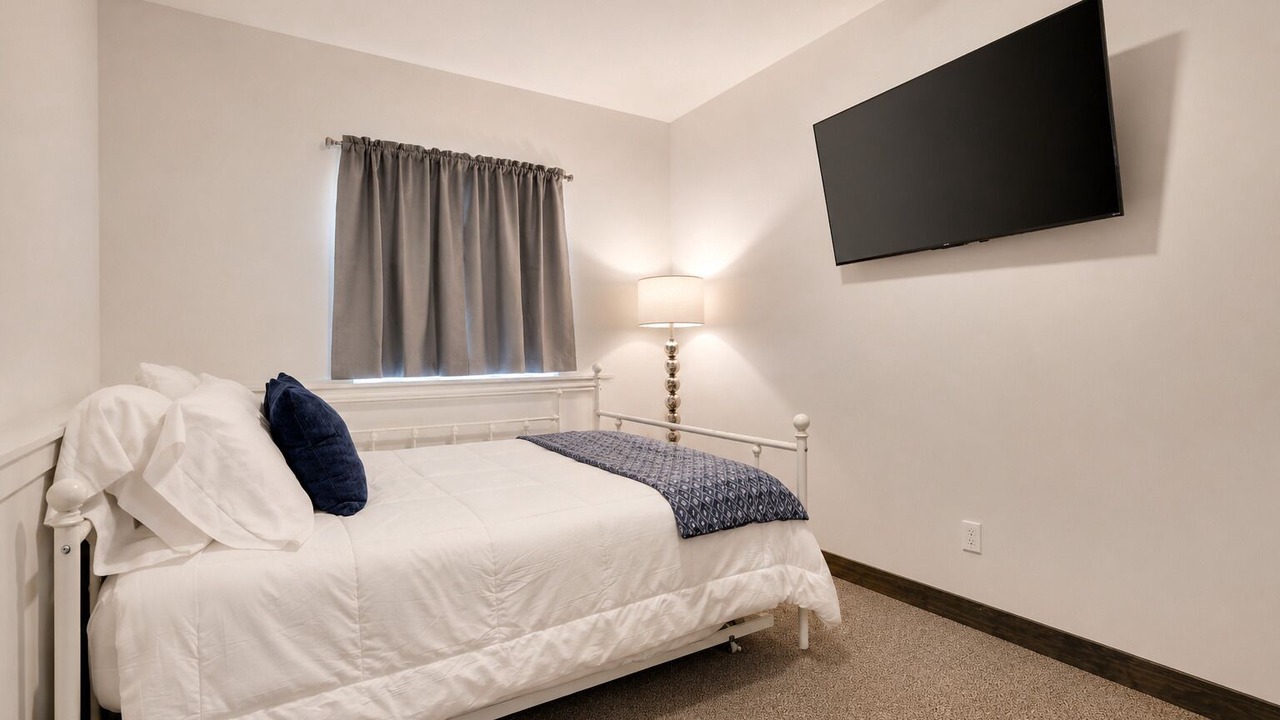 Photo of Bedroom in Rowland