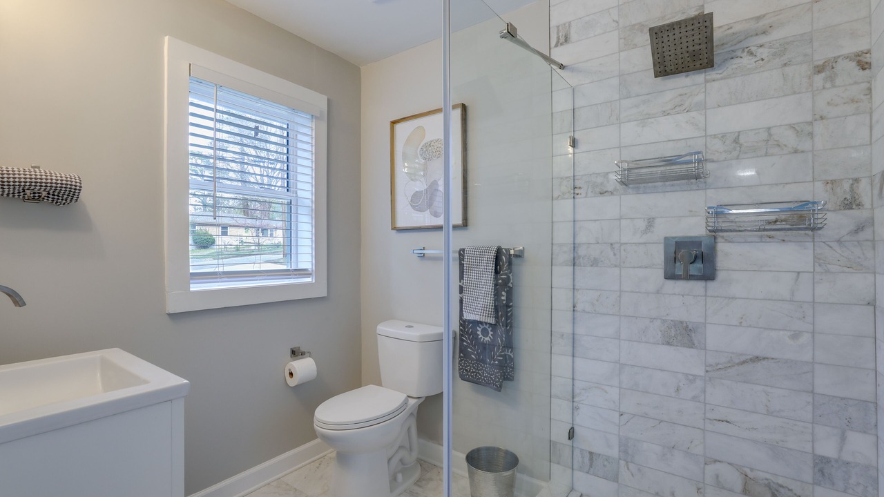 Photo of Bathroom in Belvedere Park