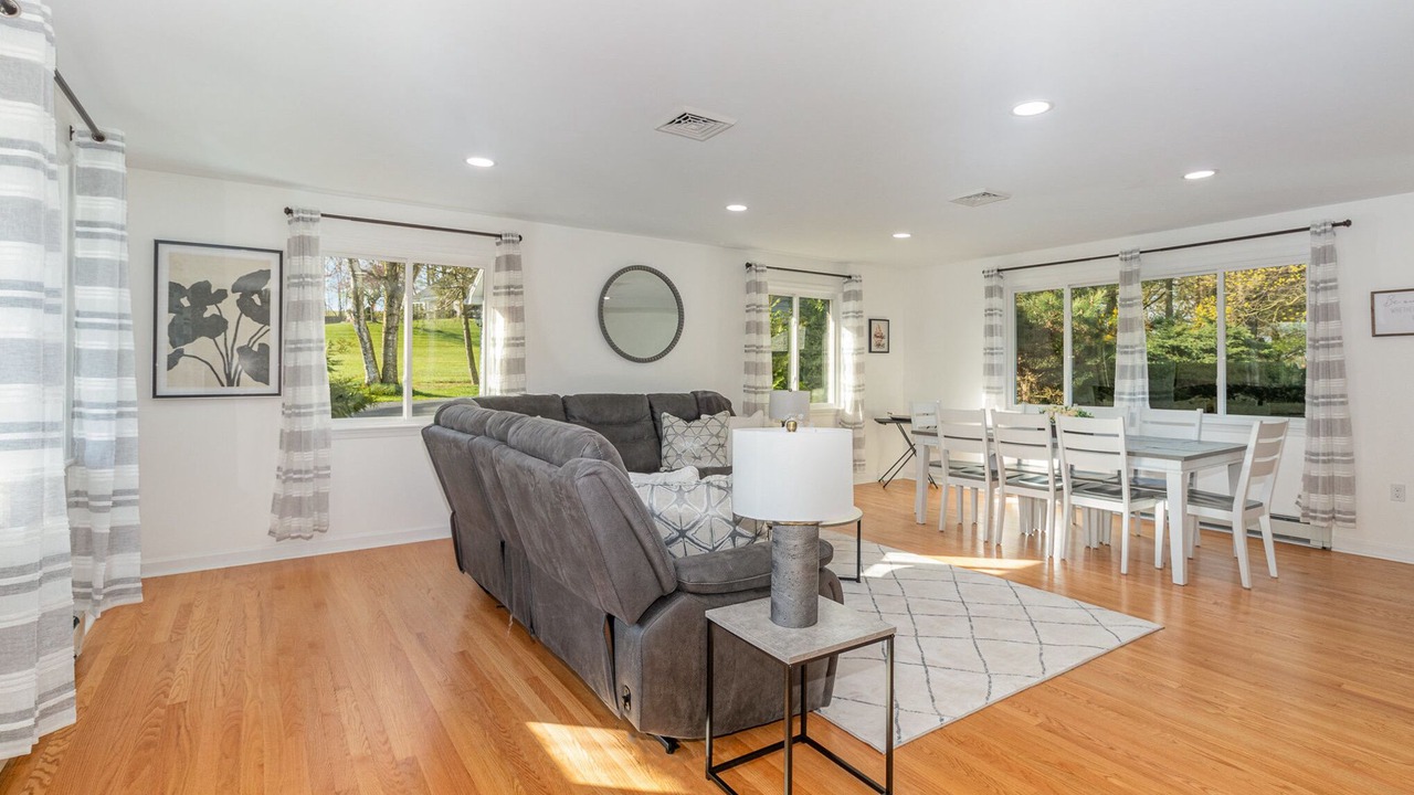 Photo of Livingroom in Palmyra