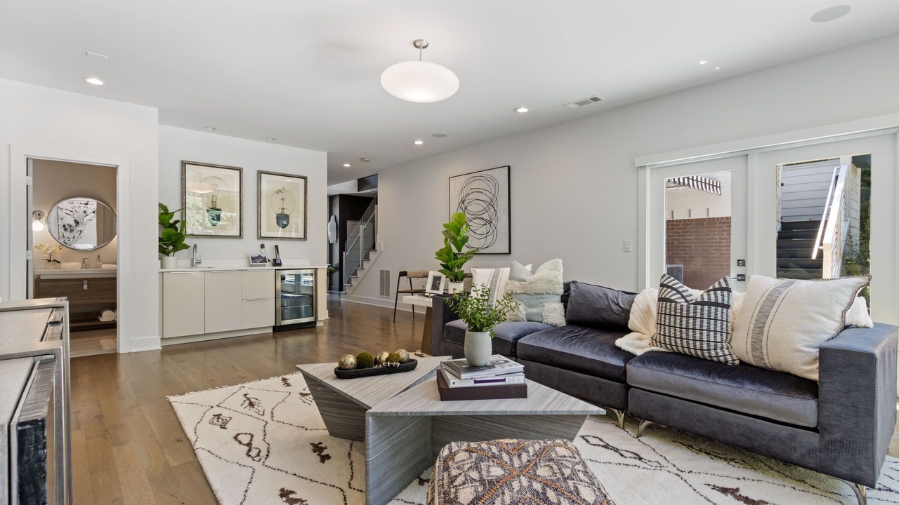 Photo of Livingroom in Lavista Park