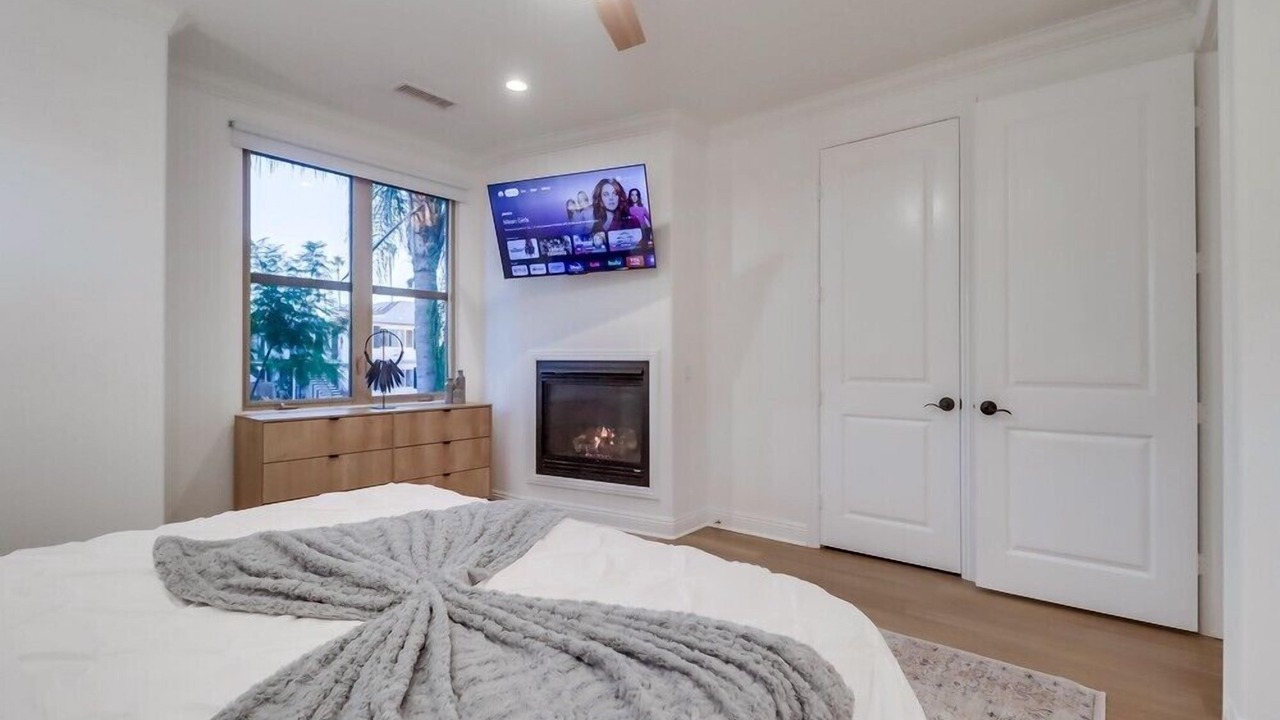 Photo of Livingroom in Crown Point