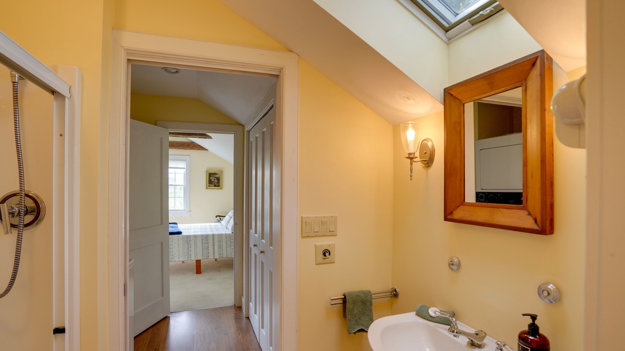 Photo of Bathroom in Canaan